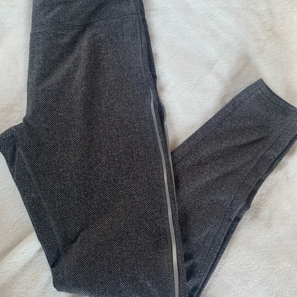 Active wear leggings - Picture 3 of 3